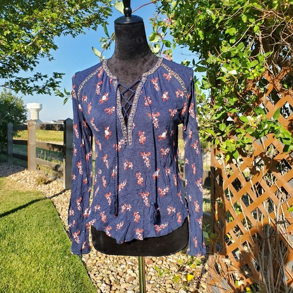 Lucky Brand Floral Blue Lace Up Tassle Tie Long Sleeve Top Women's Size XS EUC - Picture 13 of 16